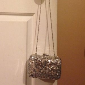 Silver clutch! Ideal for a night out!👝