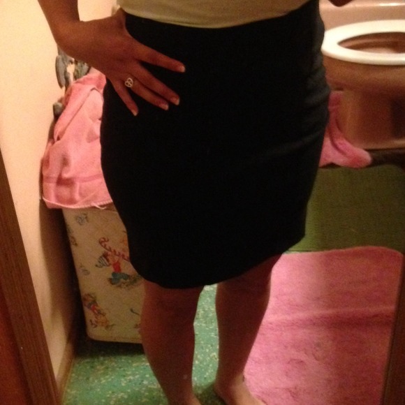 Stretchy pencil skirt