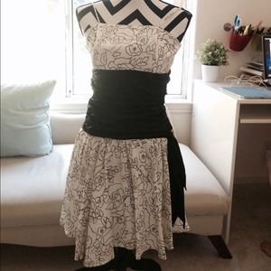 Shareen Vintage Flowered dress