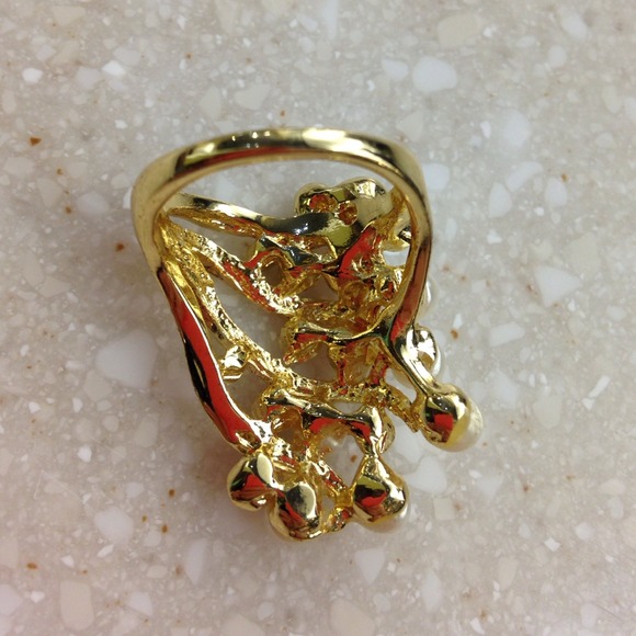 Statement Ring💎 - Picture 2 of 4