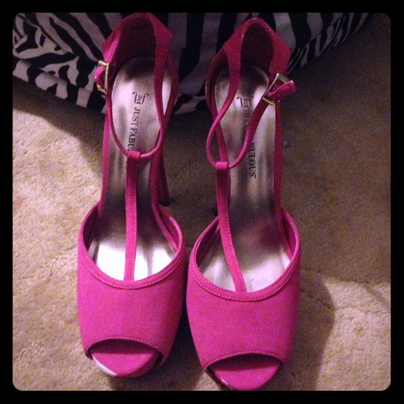 I cannot longer wear heels this high :'(