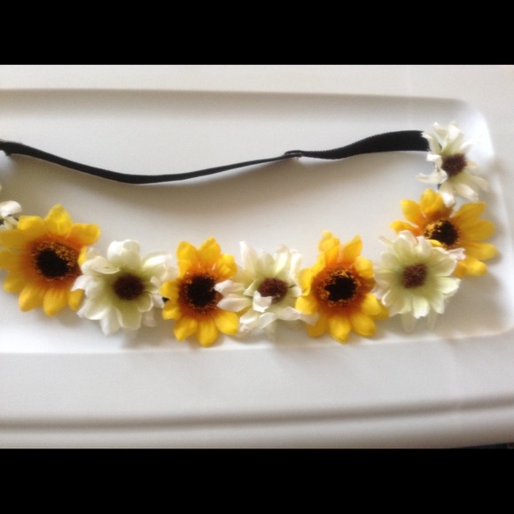 Flower Lei Headband Flower 🌸 halo flower 🌺crown - Picture 3 of 4