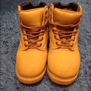 Construction boots