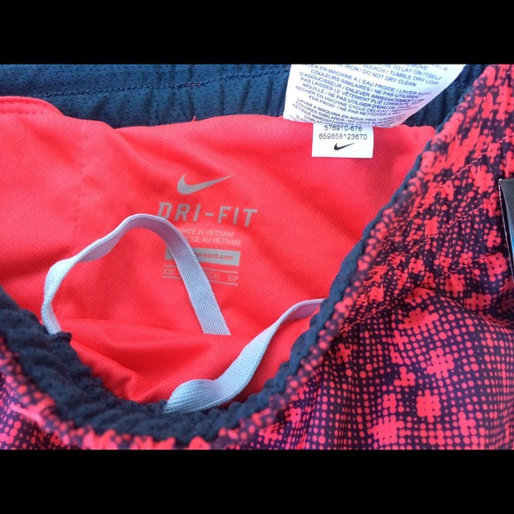NWT Nike Dash Running Shorts - Picture 2 of 3