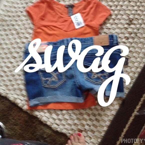 Amethyst jean low rise shorts