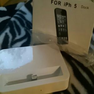 IPHONE 5 BASE DOCK BY APPLE