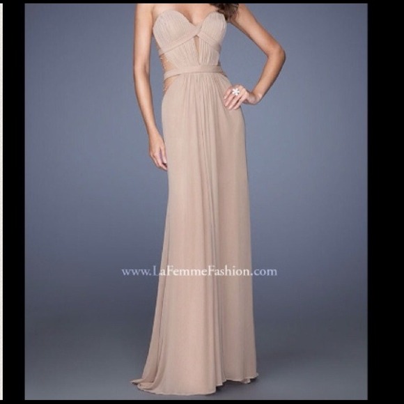 AVAIL. Beautiful La Femme Long Dress