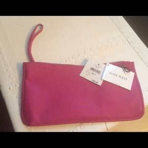 🔴SOLD Pink Suede Nine West Clutch🔴