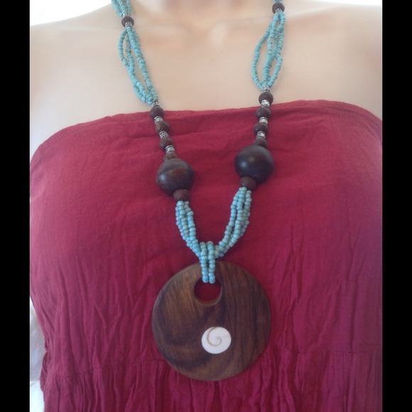 Bali coconut wood and shell necklace and bracelet
