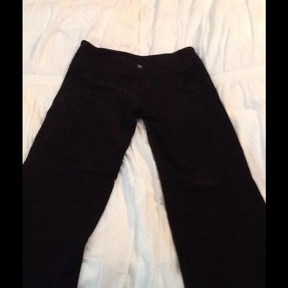 Lulu Groove crop pants