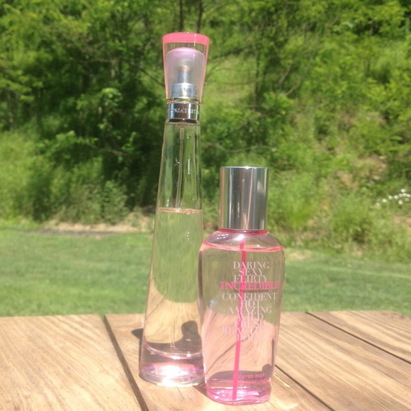 VS PINK parfum spray and Incredible spray