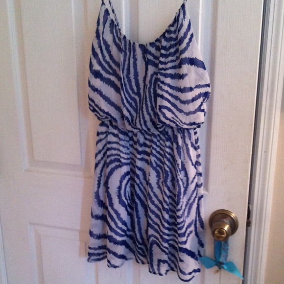 Bloomingdales Aqua dress size s