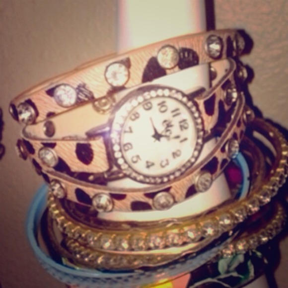 Leopard rhinestone cuff watch
