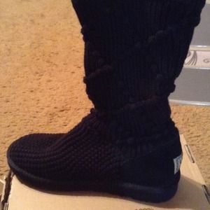Beautiful black knit UGG boots!