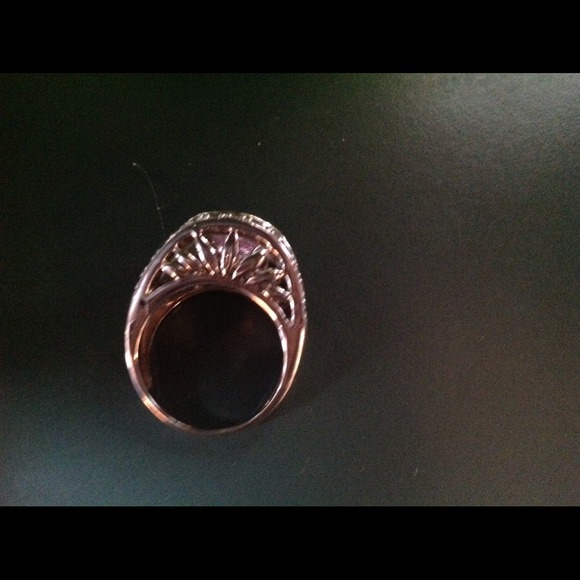 Victoria weick faux pink $100. - Picture 2 of 4