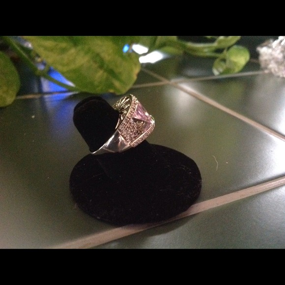 Victoria weick faux pink $100. - Picture 3 of 4