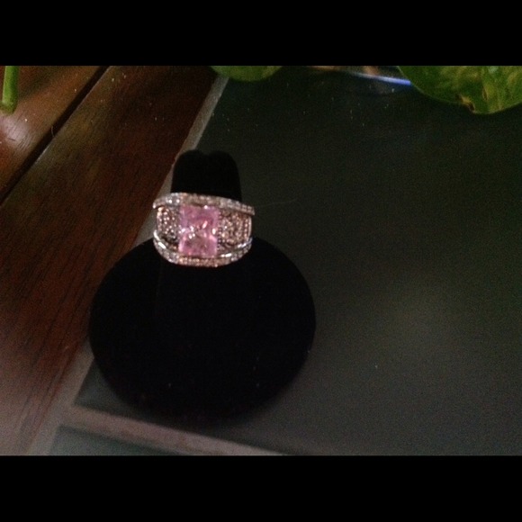 Victoria weick faux pink $100. - Picture 4 of 4