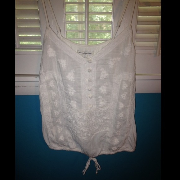 Off white lace/crochet American eagle tank top xs!