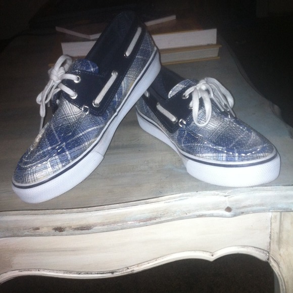 Brand new navy blue sperrys