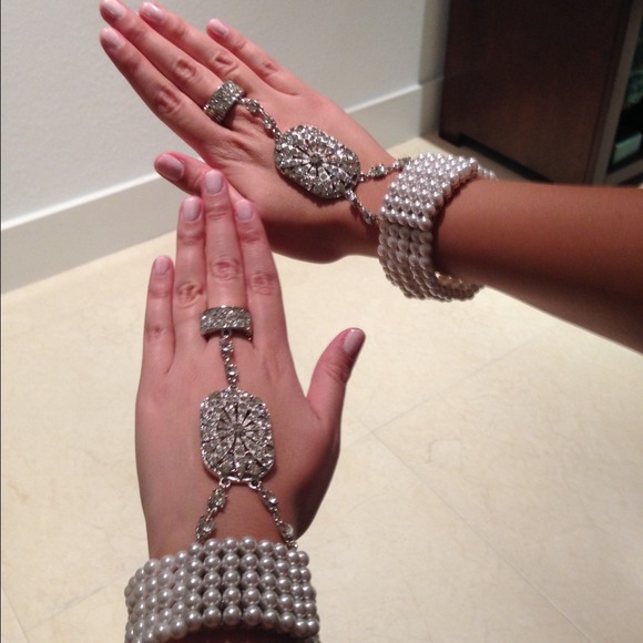 SET of 2 Gatsby style bracelets 😍SET😍
