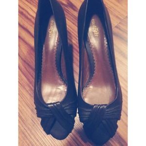 East 5th brown heels.