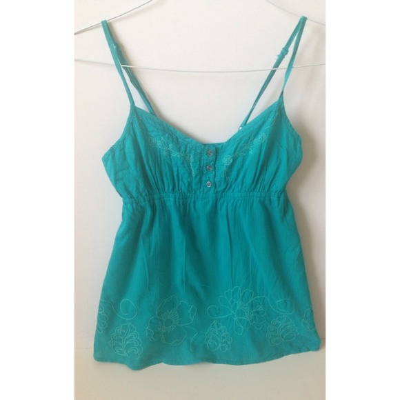 Aeropostale Tops - PRICE DROP Cute top from Aeropostle!💚🐬💙