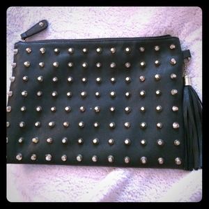 Studded clutch