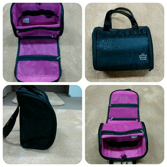 Perfect Large Makeup Case. Hanging Roll Out