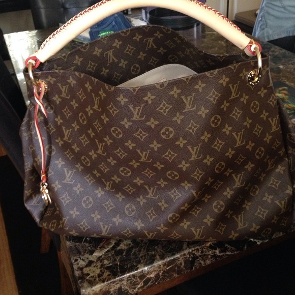 Purse - Picture 3 of 4