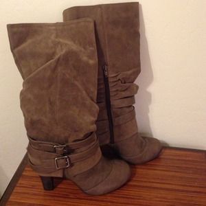 Fergi boots