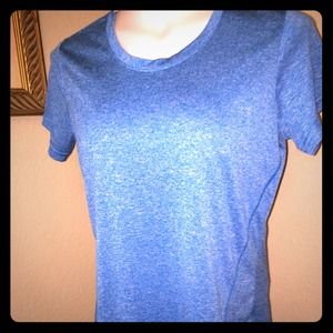 🎀A beautiful blue reebok running top💦