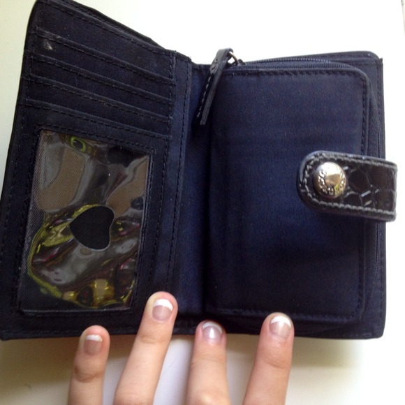 XoXo • Black • Wallet - Picture 3 of 4