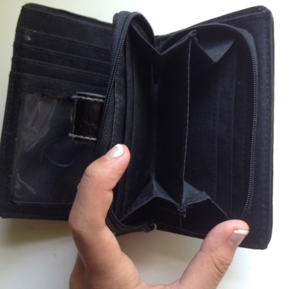 XoXo • Black • Wallet - Picture 4 of 4