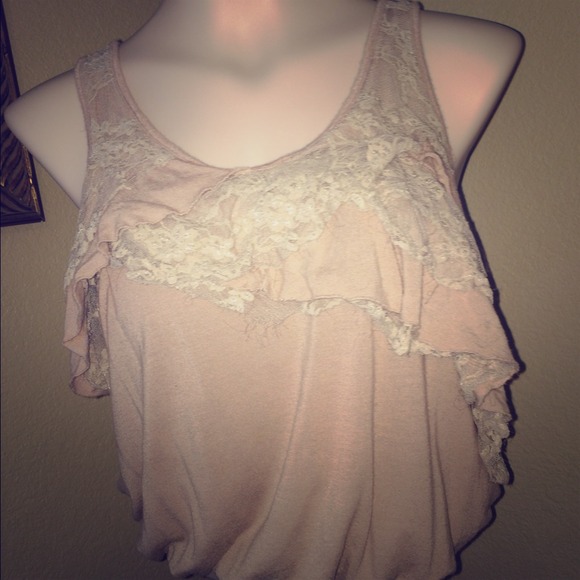 💄beige crop top💄