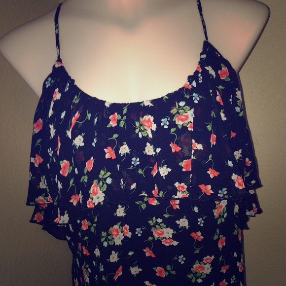 🎀BUNDLE🎀sleeveless jean jacket with floral top🎀