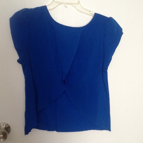 Blue top - Picture 2 of 2