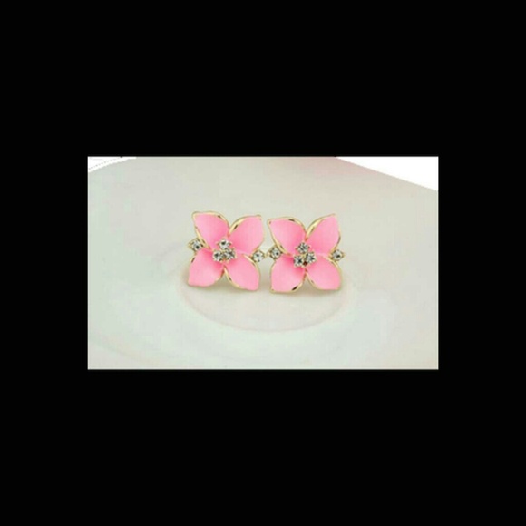 💰💰💰Cute stud flower earrings