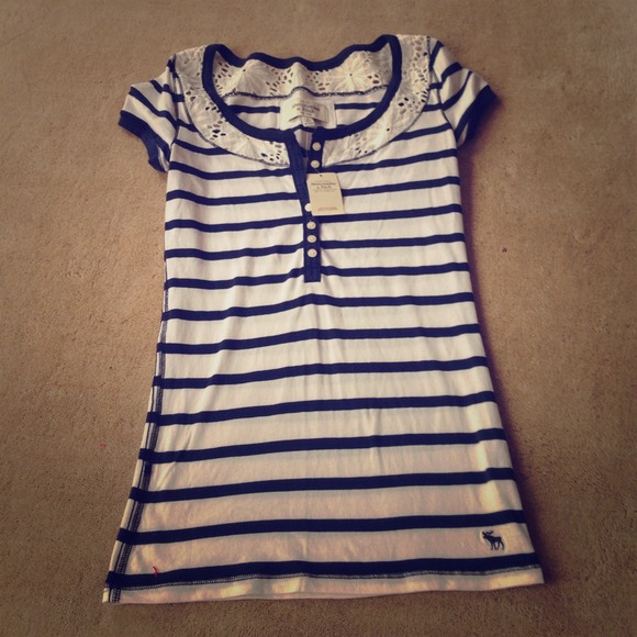 Abercrombie & Fitch Tops - 💎NWT ABERCROMBIE TOP💎