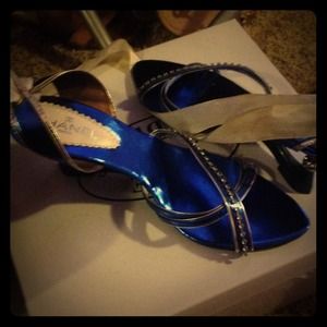 CHANEL wrap royal blue and silver heels. Size 39.