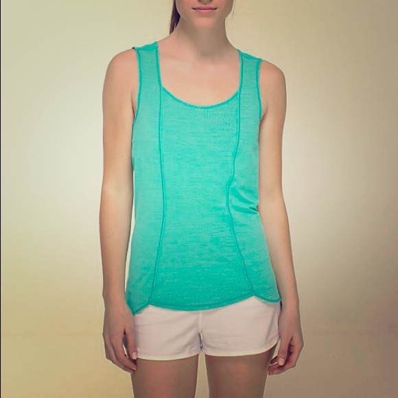Run righteous tank Lululemon