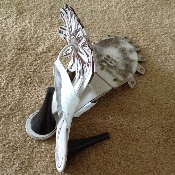 I Dare You Heels - Picture 4 of 4