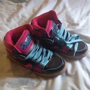 SALE Girls Isiris size 2