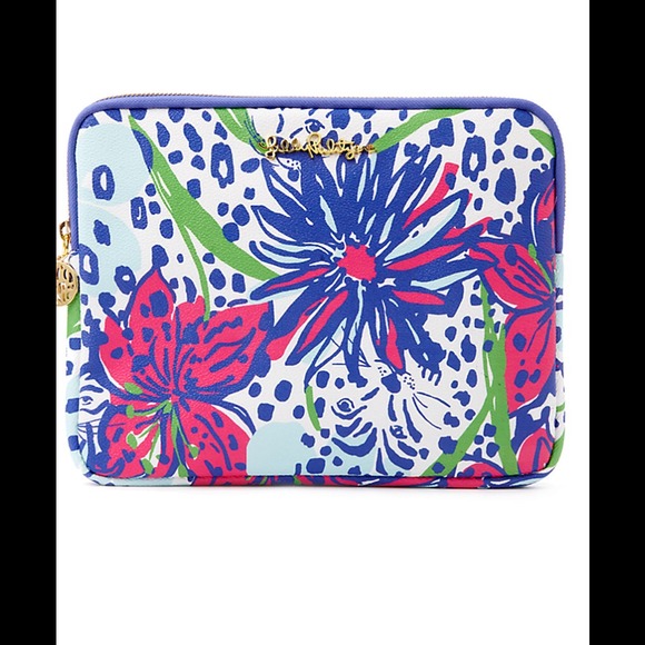 Lilly Pulitzer Tech Clutch Resort White