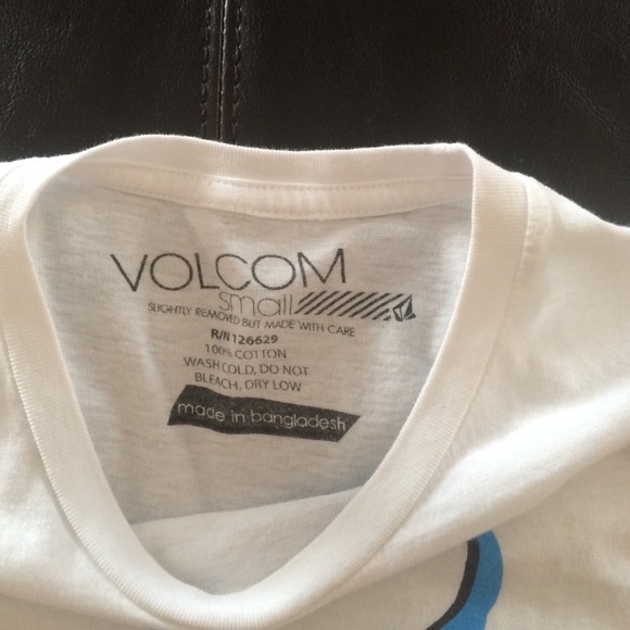 Volcom tshirt - Picture 2 of 2