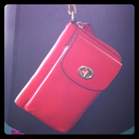 Coach Tangerine Wrist Wallet😍