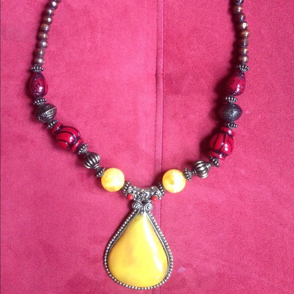 Beautiful vibrant necklace