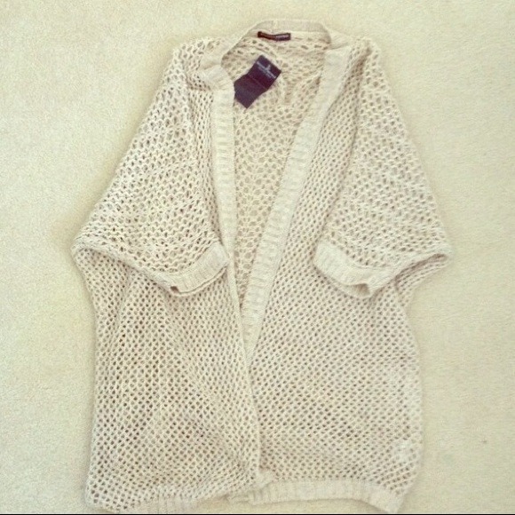 Brandy Melville Finn Knit Cardigan