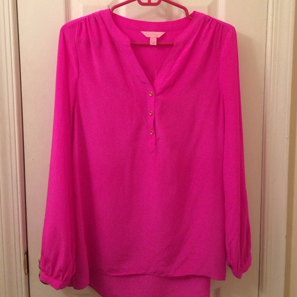 Lilly Pulitzer Tops - 🔒 HOLD for @hbrady!!! Lilly Silk Top Sz Small