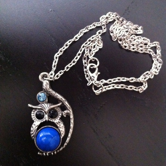 Retro rhinestones owl necklace - Picture 3 of 4