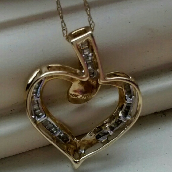 10k yellow gold heart pendant with 1ctw diamonds - Picture 2 of 2